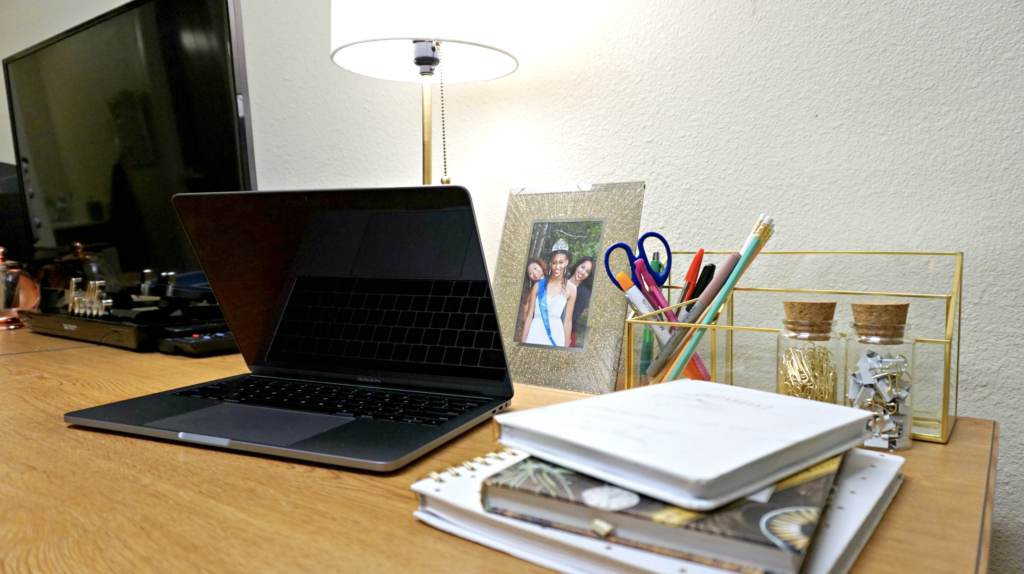 Dorm Room Tour - Desk Organization